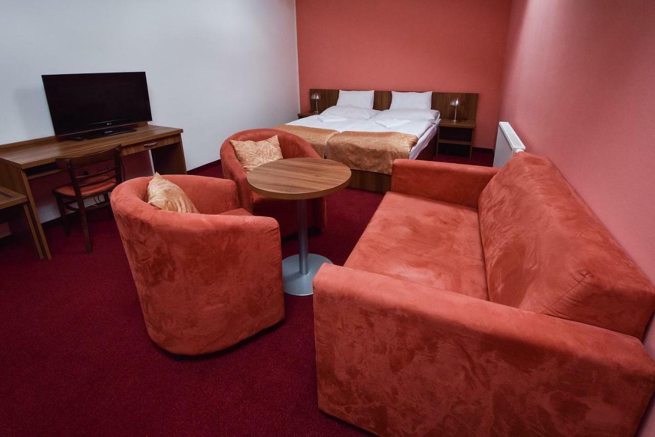 Hotel Rysavy Vémyslice エクステリア 写真