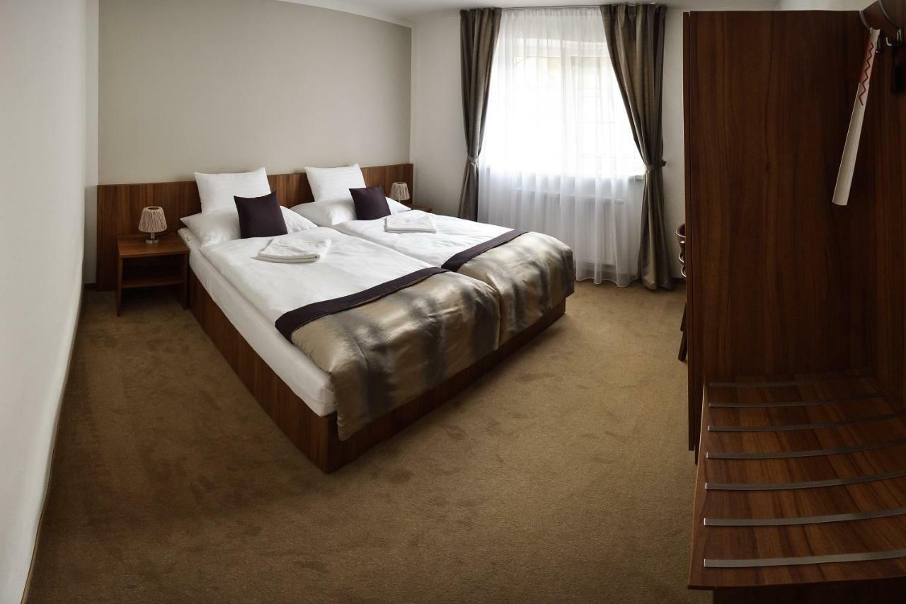 Hotel Rysavy Vémyslice エクステリア 写真